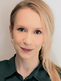Dr-Jessica-Gash-Psychologist-the-purple-house-clinic Professional headshot of Dr. Jessica Gash, Counselling Psychologist at the Purple House Clinic.