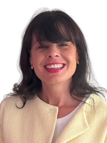 Elisabeth-Cilliers-Best-The-Purple-House-Clinic Professional headshot of Elisabeth Cilliers-Best of the Purple House Clinic